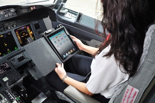 iPad just replaced flight manuals on Alaska airlines!