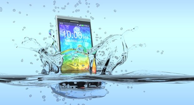 Smartphone Water Dropped